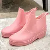 Botas de Lluvia de Moda Atuendo para Mujer Impermeables Antideslizantes Populares en Internet Zapatos de Agua Caña Corta Estilo Japonés Suela Gruesa Zapatos de Goma Resistentes al Desgaste Cálidos Zapatos de Cocina