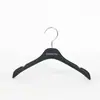 Percha de Plástico Negro Colgador de Ropa para Pantalones Venta al por Mayor Tienda de Ropa Percha Especial para Ropa Colgador de Ropa para el Hogar Tendedero Sin Costuras Logo de Niños