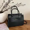 Bolsa de Mão Estilosa Retrô Estilo Novo Primavera 2026 para Mulheres, Moda de Nicho Simples para o Dia a Dia Ombro Transversal para Mulheres