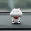 Enfeite Solar Fofo para Carro Gato da Sorte Desenho Animado Gato de Cabeça Grande Decoração para Painel