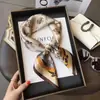Pañuelo Cuadrado Pequeño de Óleo sobre Lienzo, Pañuelo de Seda para Mujer, Adecuado para Primavera, Otoño e Invierno, para Madres para Combinar con Camisas, Protección para el Cuello, Bufanda para el Cuello, Pañuelo de Gasa 70X70