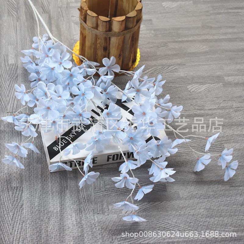 苹果花浅蓝