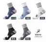 Meias masculinas de comprimento médio da panturrilha, primavera e outono, novas meias esportivas desodorantes respiráveis e absorventes de suor, meias listradas combinando com cores da moda para estudantes