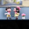 Adornos Celebrantes de Internet para Coche al por Mayor Accesorios para Coche Coche Coche Lindo Muñeco de Pareja Besándose Adornos de Decoración para Coche Eléctrico para Mujeres