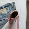 Bolso Cuadrado Pequeño Estilo Ropa de Trabajo para Hombres y Mujeres, Nuevo Tendencia 2026 Versión Coreana, Bolso de Hombro para Teléfono Móvil de Estudiante, Bolso Cruzado de Tela Fresco Estilo Ins