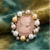 Novo Estilo Europeu Vitoriano Relevo Cabeça de Bela Mulher Broche de Pérola Corsage Pin de Lapela Fivela Acessório Retrô Vestido