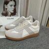 Tênis de Treino com Salto Interno Feminino Verão 2024 Novo Sola Grossa Versátil Casual Feminino Malha Respirável Sapatos de Camada Única Forrest Gump