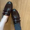 Mocassins Femininos Estilo Britânico Retrô 2026 Outono Novo Versátil Sapatos Pequenos de Couro Velcro Sapatos Únicos