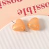 Pendientes de resina con forma de corazón pequeño tridimensional con purpurina de color mágico perforado de estilo japonés, accesorios para el cabello, horquillas, material de carcasa para teléfono móvil, venta al por mayor