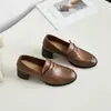 Mocasines retro de tacón grueso para mujer, nueva colección otoño 2026, zapatos pequeños de cuero estilo británico, planos de punta cuadrada de tacón medio, versátiles para el trabajo