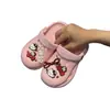 Tamancos infantis de desenho animado, sandálias antiderrapantes para bebês para uso interno e externo, tamancos fofos para meninos e meninas para uso em casa no verão