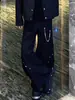 Direto do fabricante: Calça masculina preta estilo americano com perna curva, apresentando um detalhe de corrente de metal resistente, um design único e um estilo versátil de perna larga.