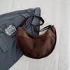 Bolsa Grande de Superfície Macia Fosca Transfronteiriça Feminina 2025 Nova Bolsa de Ombro Fashionável Estilo Estrangeiro para o Dia a Dia Transversal Bolsa Bolinho