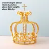 Elegante Adorno de Cabeça Dourado com Coroa, Pérolas e Cristais, Apresentando um Design de Cruz, Perfeito para Noivas, Decorações de Bolo e Ocasiões Especiais, Deslumbrante Tiara Estilo Lanterna para um Look Luxuoso