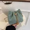 Bolso de Cubo con Cordón para Mujer, Nuevo Estilo Coreano 2026 de Alto Valor, Bolso Cruzado de Pana de Nicho, Bolso de Hombro para Viajero