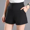 Shorts blancos talla extra para mujer, nuevos de primavera/verano de cintura alta, línea A, adelgazantes, holgados, de pierna ancha, pantalones casuales para usar por encima