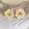 Aretes de Camelia Dulce Estilo Francés para Mujer, Aretes de Alta Gama Estilo Playa, Nuevo Modelo 2026, Adecuados para Estilo Vacacional, Aretes de Alta Gama