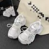 Tênis estilo "dad shoes" feminino com sola tratorada, nova coleção outono 2026, super estiloso, aumenta a altura para mulheres baixinhas, tênis casual versátil