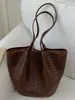 Elegante bolso de hombro único Xiaomi de textura tejida de nicho, moderno bolso tote de gran capacidad, bolso de axila moderno y casual de gran capacidad
