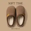 Novas pantufas de algodão para outono e inverno de 2026 para mulheres, pantufas fofas de pelúcia para interior e exterior, espessadas, antiderrapantes e quentes, adequadas para casais