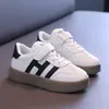 Tênis Retrô Feminino 2025 Outono Novo Couro Sapatos de Lona Infantil Sapatos Brancos Crianças Médias e Grandes Tênis de Treino Alemão para Meninos