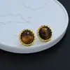 Brincos de Pedra Olho de Tigre Retrô Francês para Mulheres, Pequenos Produtos Transfronteiriços, Brincos Versáteis de Luxo de Alta Qualidade Estilo Maillard