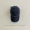 Otoño 2026 Nuevo Estilo Coreano Ins Simple Bordado de Letras Pequeñas Gorra de Béisbol Unisex Moda Bebé Gorra de Pico de Pato