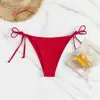 Nuevos Sexy 2026 Triángulo Aguas Termales Color Sólido Estilo Europeo y Americano Bañador para Hombre Venta al por Mayor Transfronterizo Atado Traje de Baño de Playa Bikini para Mujer