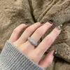Anel Vintage de Prata Esterlina S925 Resistente com Zircônia para Mulheres, Design Aberto Ajustável, Sensação de Nicho de Alto Padrão, Luxo Leve, Item Versátil Novo e na Moda