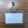 Los estudiantes recién admitidos pueden escribir sus nombres en las insignias en blanco.. Identificaciones de Estudiante. Insignias de Fábrica y Tarjetas de Trabajo con Pinzas de Hierro