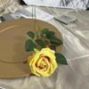 Cenário de Arranjo de Flores Artificiais Amarelas Rosas Falsas Arranjo de Flores Estilo Floresta de Casamento Flores Adereços Decorativos