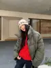 Jaqueta de Algodão Yuyi Novo Design Inverno 2025 Gola Alta com Botões Diagonais para Mulheres, Jaqueta Quente para Homens e Mulheres, Mesmo Estilo 3835