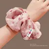 Scrunchie Rosa de Puntos Súper Lindo para Mujer, Nuevo Modelo 2026, Goma Elástica de Alta Gama para el Cabello, Cuerda para Cola de Caballo