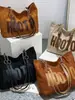 Bolsa de Gran Capacidad para Mujer 2025 Invierno Nuevo Bolso de Hombro Coreano con Letras Bolso Tote Casual Simple para Viaje y Uso Diario