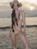 Nuevo bikini de tres piezas con adornos de conchas y falda de malla, traje de baño sexy estilo vacacional para mujer
