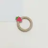 Llavero de Hebilla Redonda de Fresa Color Caramelo Accesorios de Joyería Hechos a Mano DIY Colgante para Mochila Teléfono Juguete