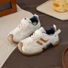 Zapatos de Malla Transpirable Forrest Gump para Niños 2026 Nuevo Modelo Tenis de Estilo Funcional para Niños Zapatillas de Correr Elegantes Versión Coreana para Niñas