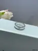 Anel V Dourado Versão Alta Banho Espesso Ouro 18K Assinatura Kaleidoscópio Trevo de Quatro Folhas Cravejado com Diamante Anel de Dedo Fashion Personalidade Venda Direta da Fábrica
