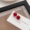 Pendientes de perlas con forma de gorro rojo vino para mujer, estilo retro de Hong Kong, pendientes de perlas rojas, nuevos y versátiles para el viajero diario, para Año Nuevo.