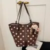 Bolsa Saco Estilo Coreano com Bolinhas e Blocos de Cor Moda Grande Capacidade Bolsa Tote para o Dia a Dia Bolsa de Axila com Design Chique Tendência de Nicho