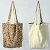 Bolsa de Ombro de Veludo Cotelê com Estampa de Leopardo Nova Coreana Dupla Face Casual Grande Capacidade Retro Bolsa de Axila Bolsa Tote Casual para o Dia a Dia Feminina