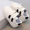 Zapatos de Skate para Niños Otoño Niños y Niñas de Caña Baja Casuales Deportivos Suela Suave Antideslizantes Zapatos Blancos Pequeños Zapatos para Estudiantes de 6 a 12 Años