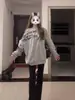 Sudadera Gris de Estilo Americano sin Hombros para Mujer, Popular Otoño e Invierno Forrada de Polar Gruesa Holgada Moda Estampado de Letras Top Petite