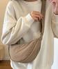 Vendas Diretas de Fábrica Verão 2025 Dopamina Cor Pura Nylon Impermeável Transversal Pequena Bolsa de Pano para Mulheres U Família Mesmo Estilo Bolsa Dumpling