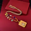 Pulseira de Latão com Design de Thangka, Colar Portátil Estilo Xizang Cinco Senhores para Homens e Mulheres, Pingente de Joia Pintado
