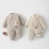 Macacão de bebê 120 gramas mais algodão acolchoado para bebê outono e inverno para sair macacão de algodão fino espessado frente e verso roupas de escalada para crianças