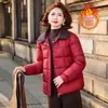 2026 Cardigan Leve Estiloso para Mãe Outono/Inverno Novo Estilo Chinês Casual Quente Gola Lapela Redutor de Idade Tamanho Plus Versátil Jaqueta de Algodão