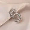 Retro Elegante Francés, Moderno Broche Mariposa de Diamantes Rojos, Ropa de Alta Gama, Accesorios para Abrigos, Broche Corsage