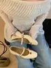 []Elegantes zapatos de tacón bajo que aumentan la altura interior, colección otoño 2026, nuevo diseño de retazos, zapatos Mary Jane de una sola tira con punta cuadrada