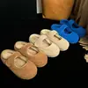 Sapatos Peludos de Solado Grosso Cinza para Mulheres para Outono e Inverno Calçados Externos 2025 Novos Sapatos Mary Jane de Algodão Quentes com Forro de Lã e Solado Plano para Mulheres